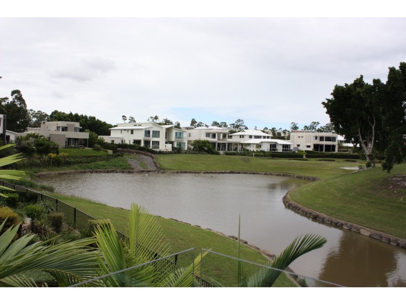 3003 The Boulevarde, Benowa QLD 4217