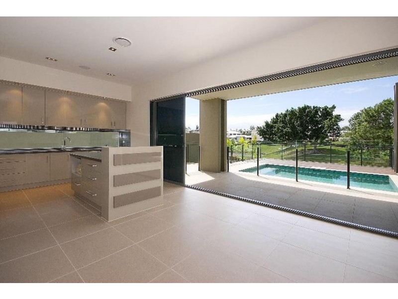 3003 The Boulevarde, Benowa QLD 4217