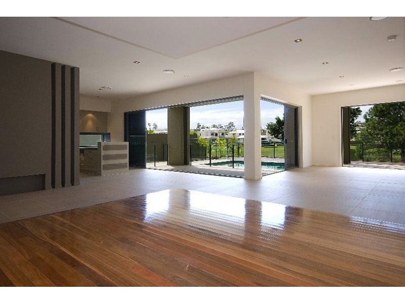 3003 The Boulevarde, Benowa QLD 4217