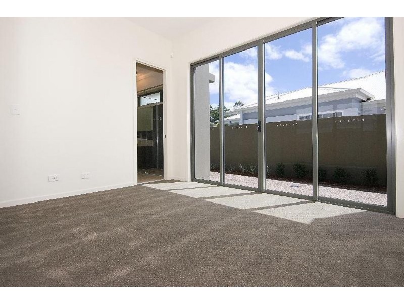 3003 The Boulevarde, Benowa QLD 4217