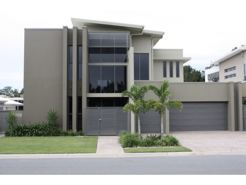 3003 The Boulevarde, Benowa QLD 4217