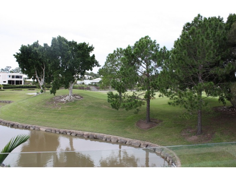 3003 The Boulevarde, Benowa QLD 4217