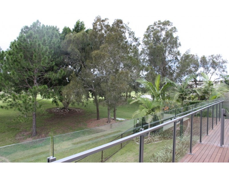 3003 The Boulevarde, Benowa QLD 4217