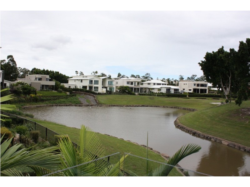 3003 The Boulevarde, Benowa QLD 4217