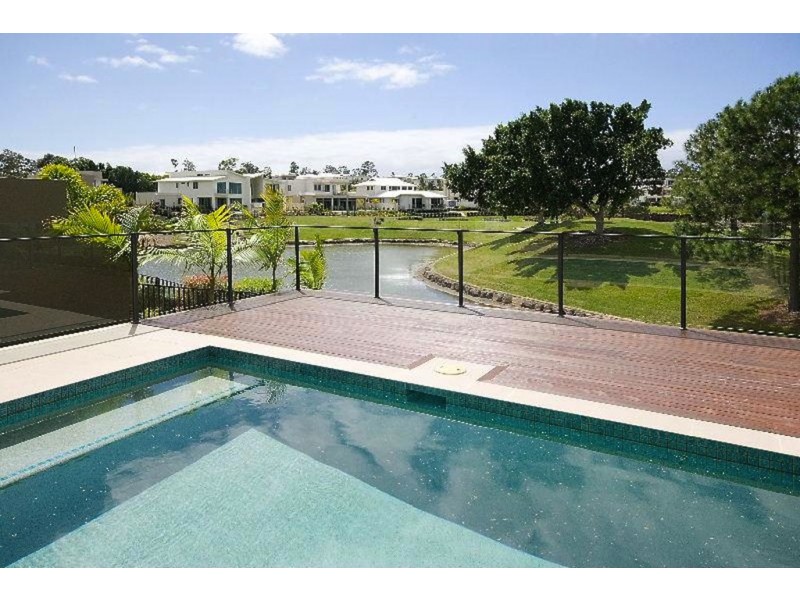 3003 The Boulevarde, Benowa QLD 4217