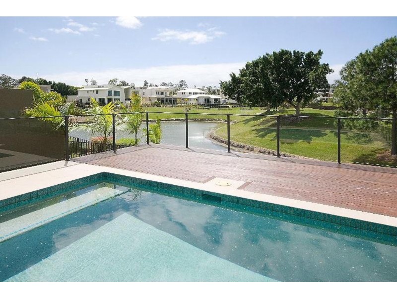 3003 The Boulevarde, Benowa QLD 4217