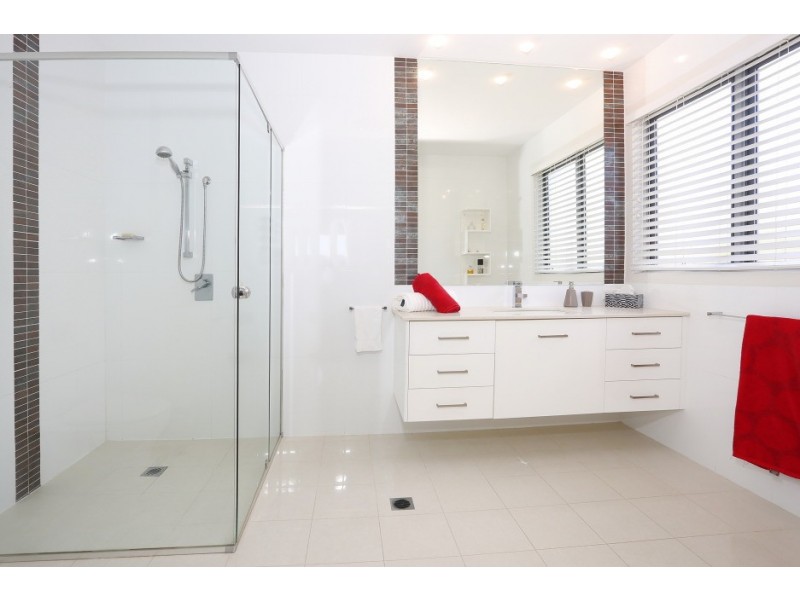 2/4023 Quayside, Benowa QLD 4217