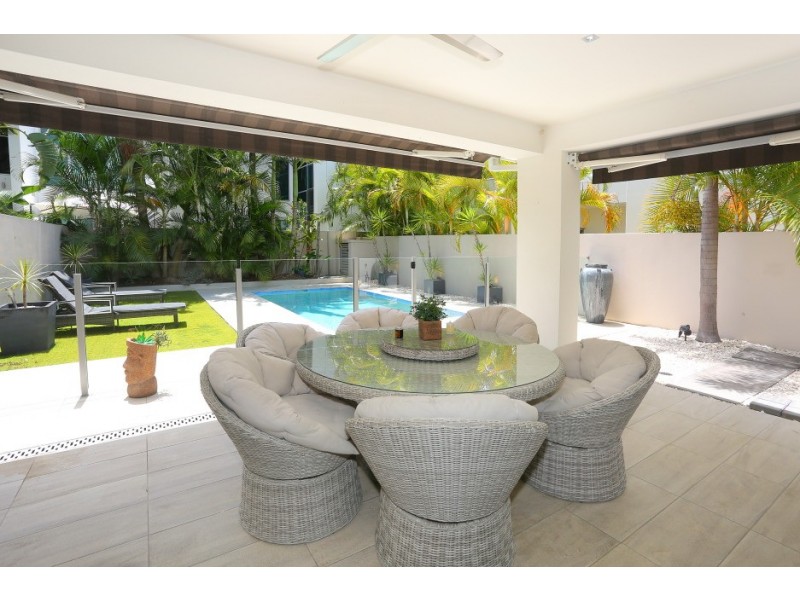 2/4023 Quayside, Benowa QLD 4217