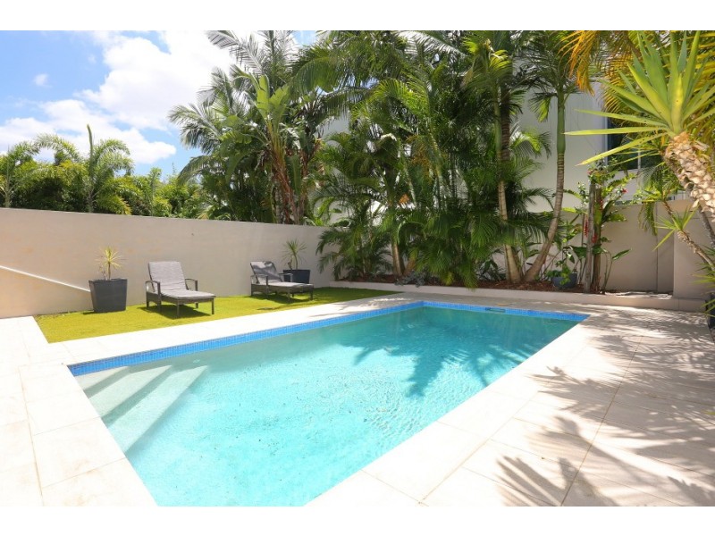 2/4023 Quayside, Benowa QLD 4217