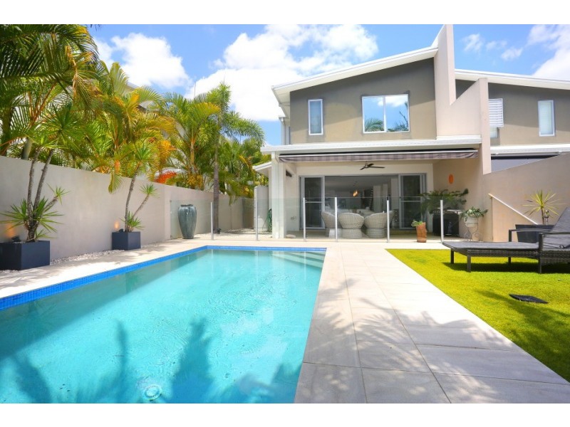 2/4023 Quayside, Benowa QLD 4217