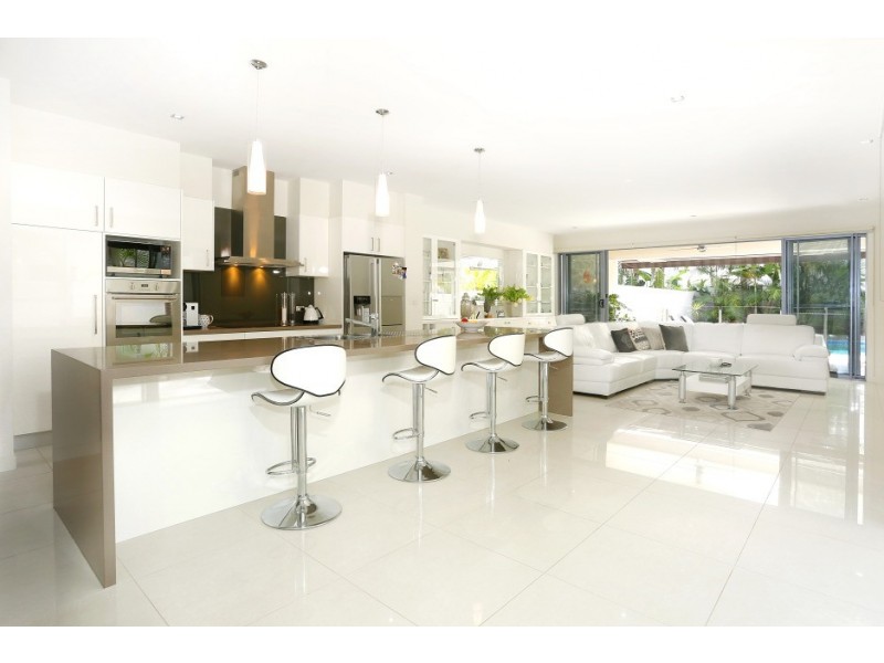 2/4023 Quayside, Benowa QLD 4217