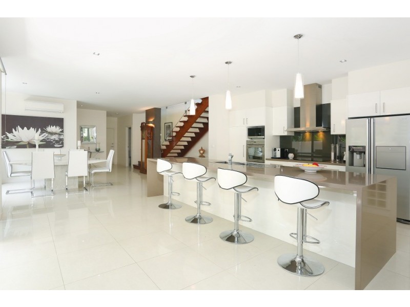 2/4023 Quayside, Benowa QLD 4217