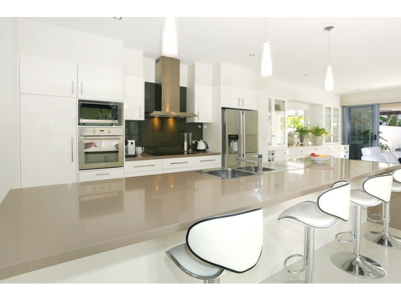 2/4023 Quayside, Benowa QLD 4217