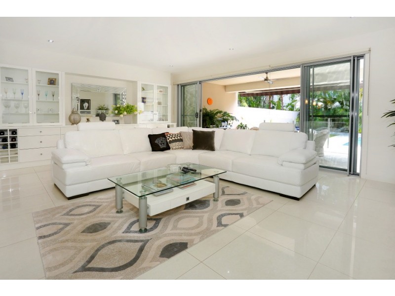 2/4023 Quayside, Benowa QLD 4217