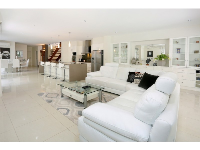 2/4023 Quayside, Benowa QLD 4217