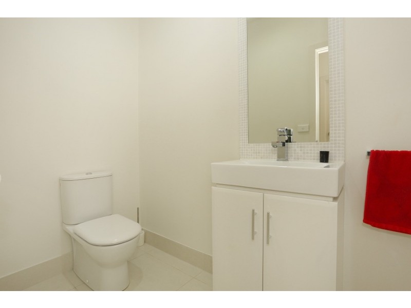 2/4023 Quayside, Benowa QLD 4217