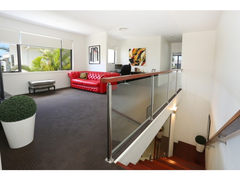 2/4023 Quayside, Benowa QLD 4217