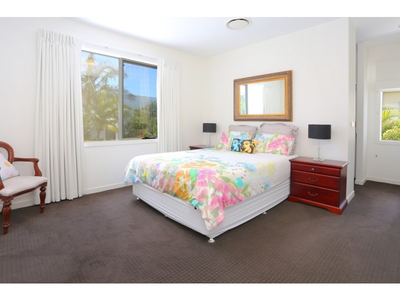 2/4023 Quayside, Benowa QLD 4217