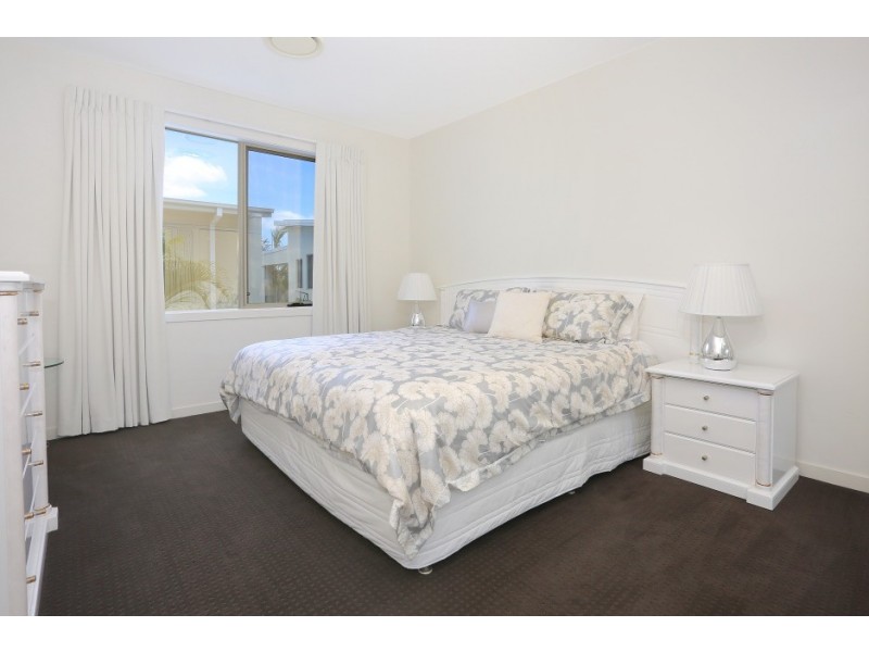 2/4023 Quayside, Benowa QLD 4217