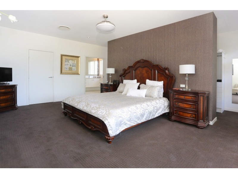 2/4023 Quayside, Benowa QLD 4217