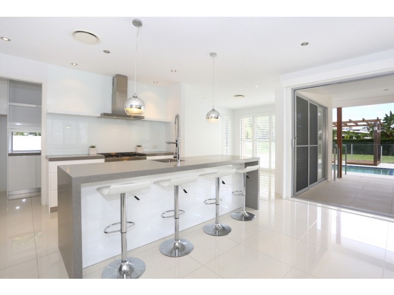 9003 Northview Parade, Benowa QLD 4217