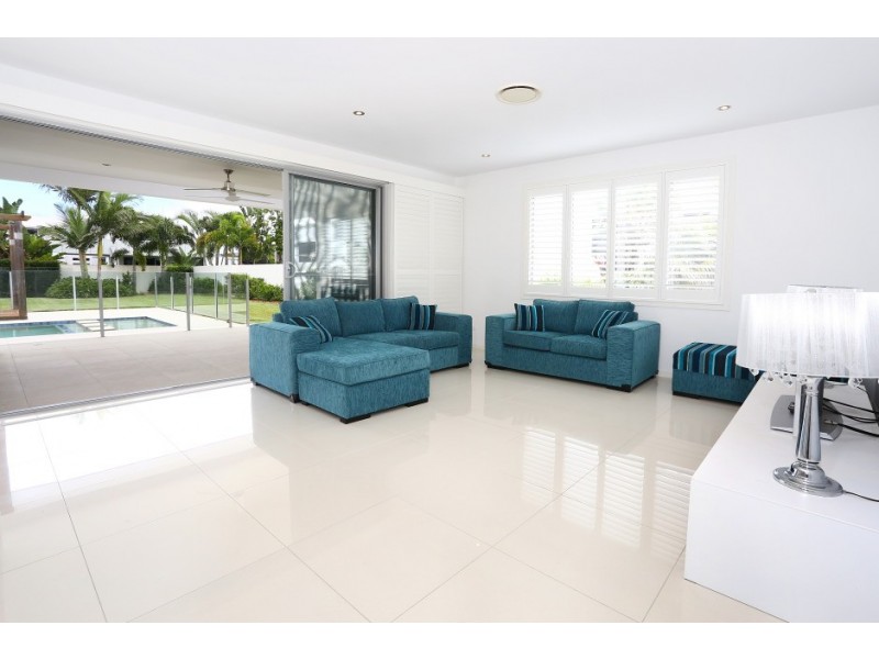 9003 Northview Parade, Benowa QLD 4217