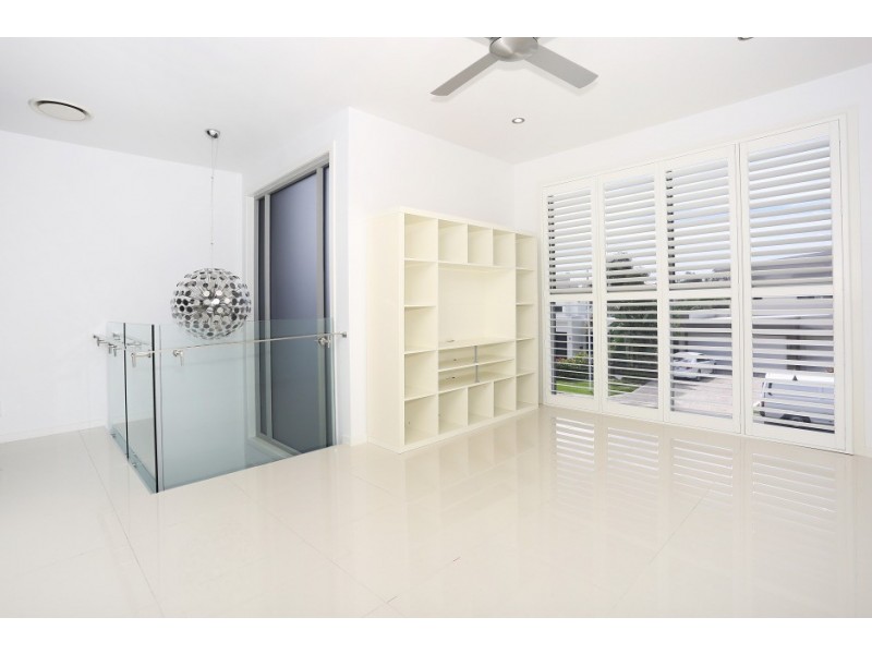 9003 Northview Parade, Benowa QLD 4217