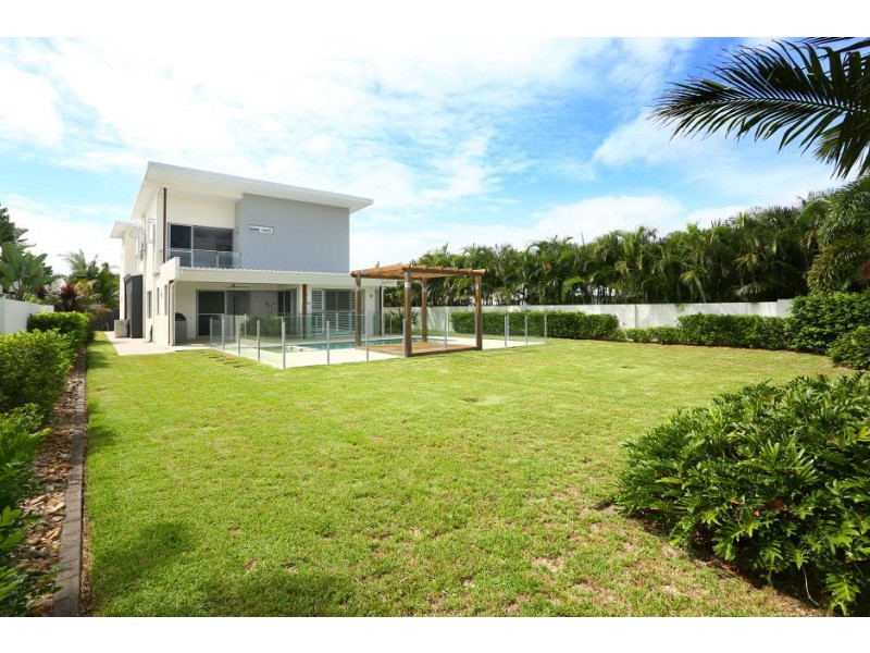 9003 Northview Parade, Benowa QLD 4217