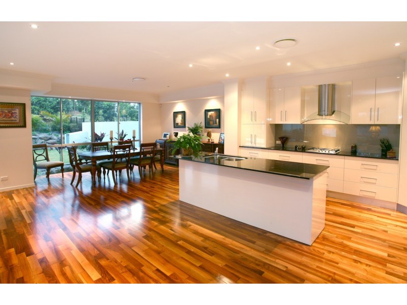 5021A Riverwood Grove, Benowa QLD 4217