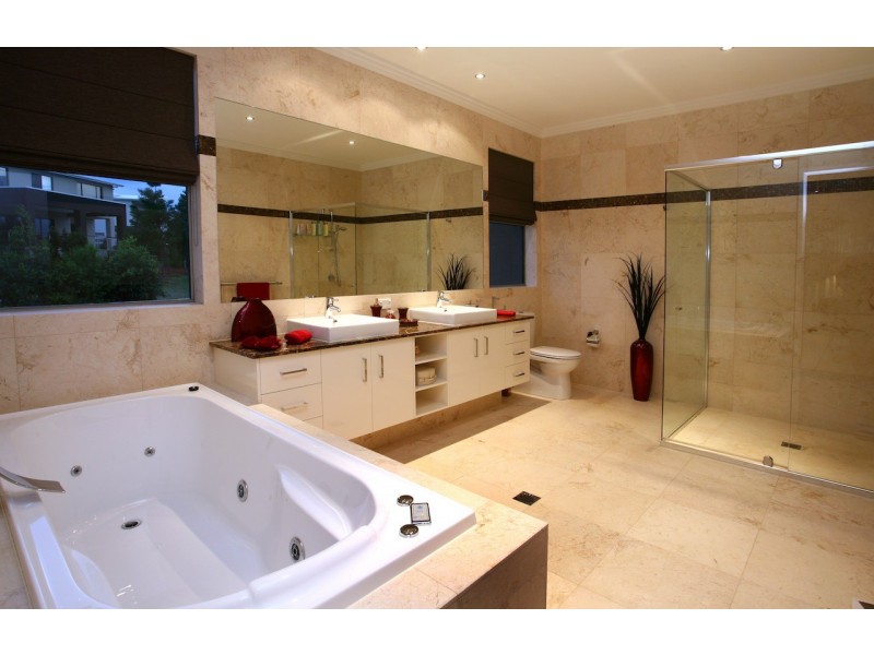 5021A Riverwood Grove, Benowa QLD 4217