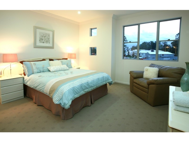 5021A Riverwood Grove, Benowa QLD 4217