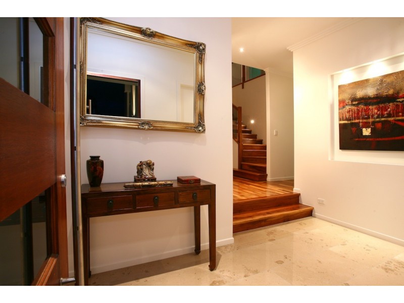 5021A Riverwood Grove, Benowa QLD 4217