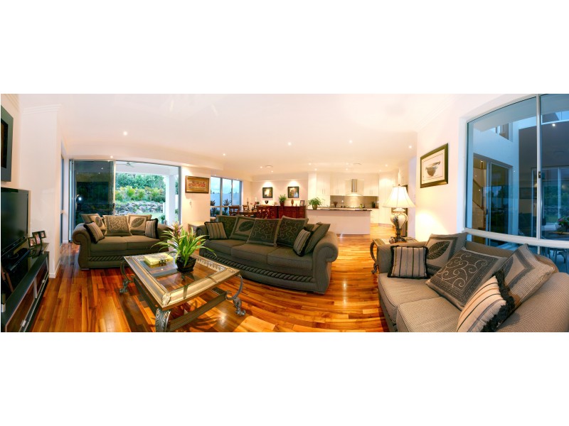 5021A Riverwood Grove, Benowa QLD 4217