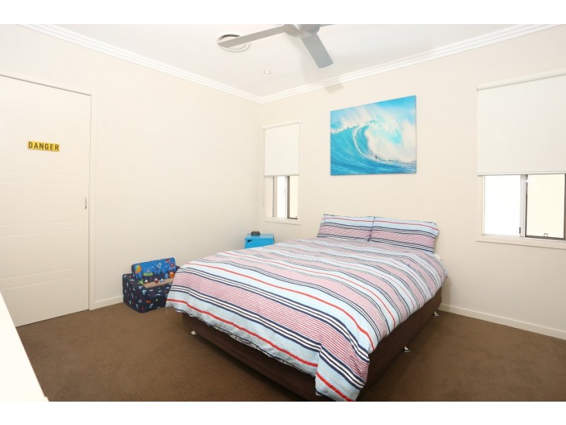 3017 The Boulevarde, Benowa QLD 4217