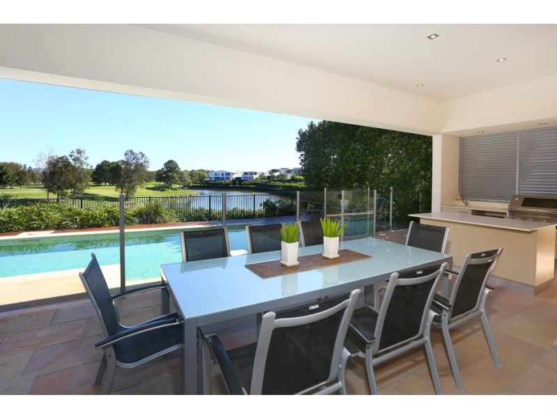 1024 Lakeview Terrace, Benowa QLD 4217