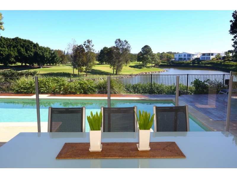 1024 Lakeview Terrace, Benowa QLD 4217