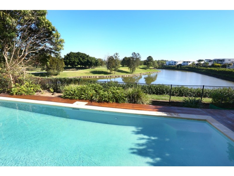 1024 Lakeview Terrace, Benowa QLD 4217