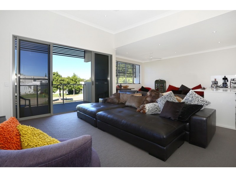 81/5033 Emerald Island Drive, Carrara QLD 4211