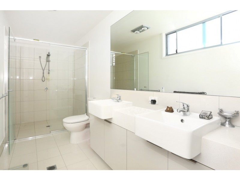 81/5033 Emerald Island Drive, Carrara QLD 4211