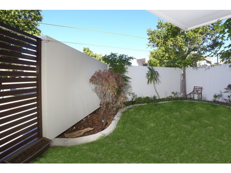 81/5033 Emerald Island Drive, Carrara QLD 4211