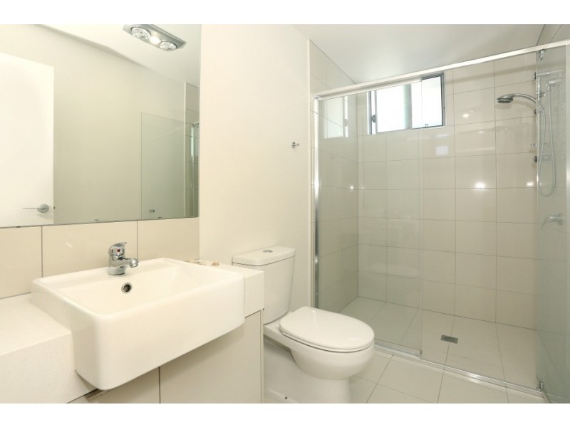 81/5033 Emerald Island Drive, Carrara QLD 4211
