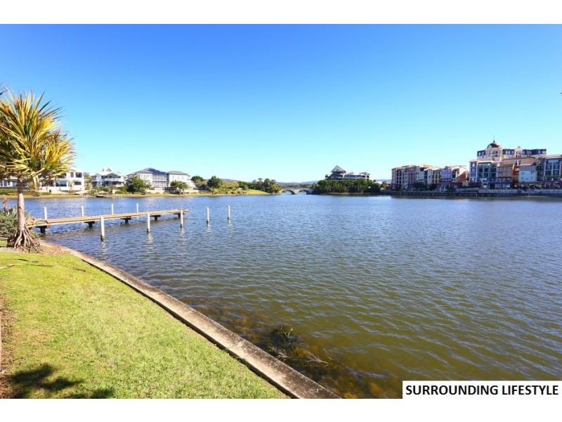 81/5033 Emerald Island Drive, Carrara QLD 4211