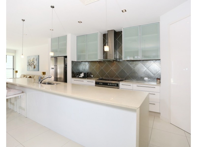 4025A The Boulevarde, Benowa QLD 4217