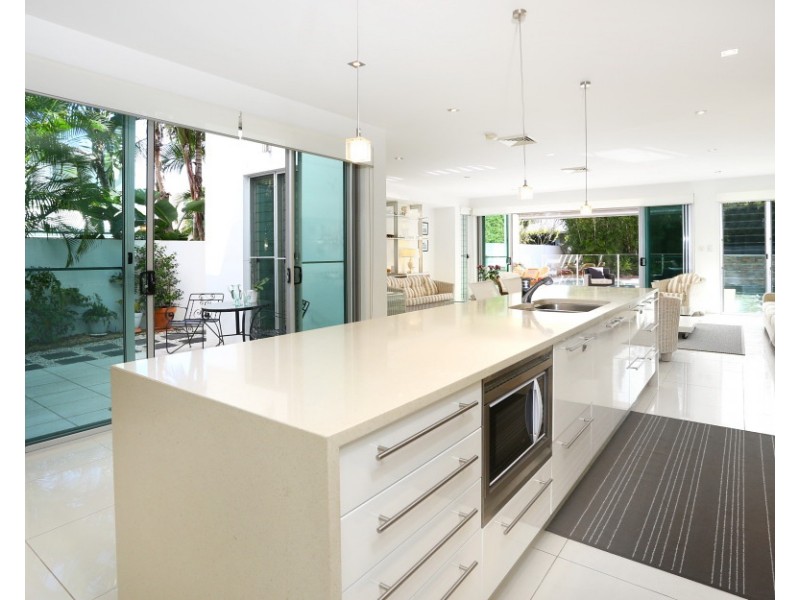 4025A The Boulevarde, Benowa QLD 4217