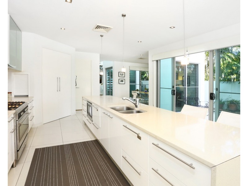 4025A The Boulevarde, Benowa QLD 4217