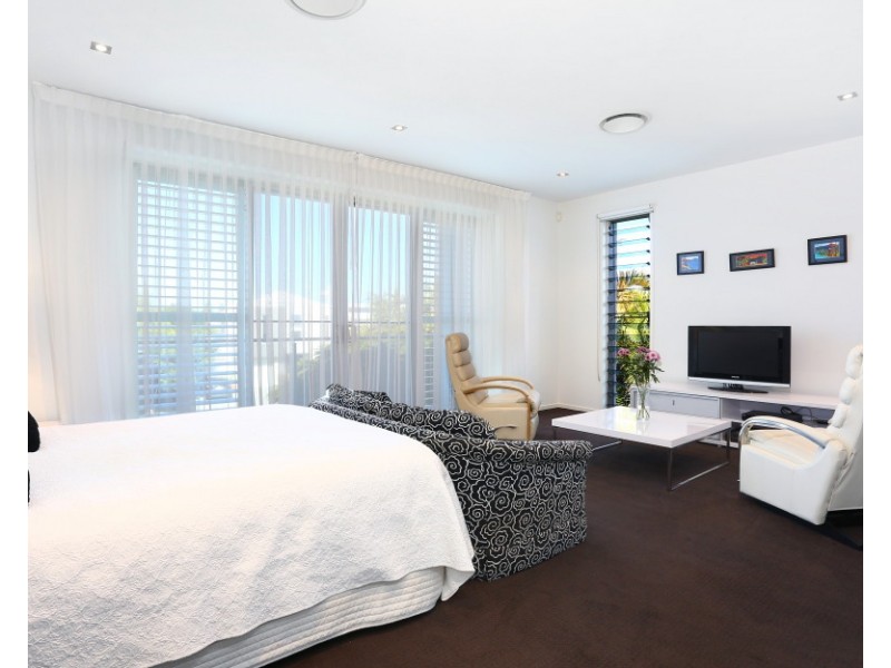 4025A The Boulevarde, Benowa QLD 4217