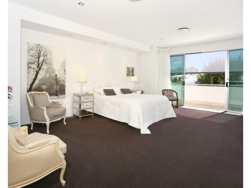 4025A The Boulevarde, Benowa QLD 4217