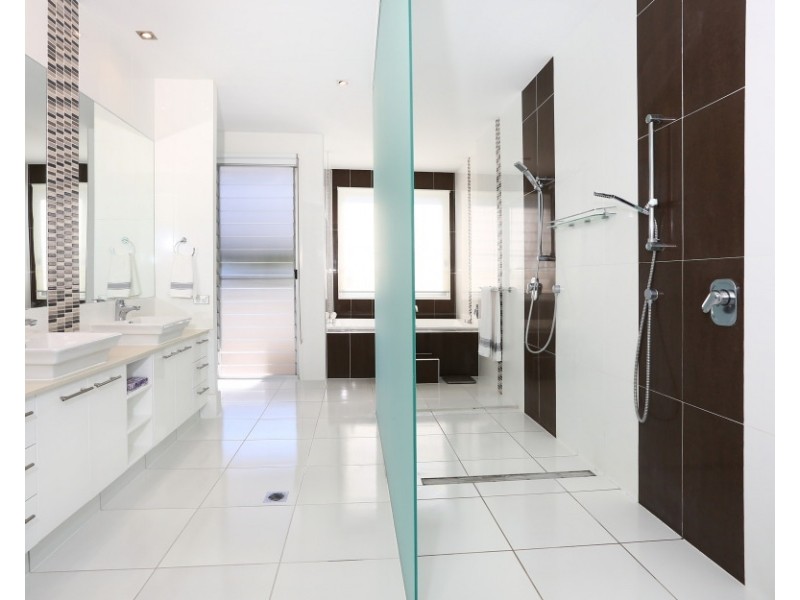 4025A The Boulevarde, Benowa QLD 4217
