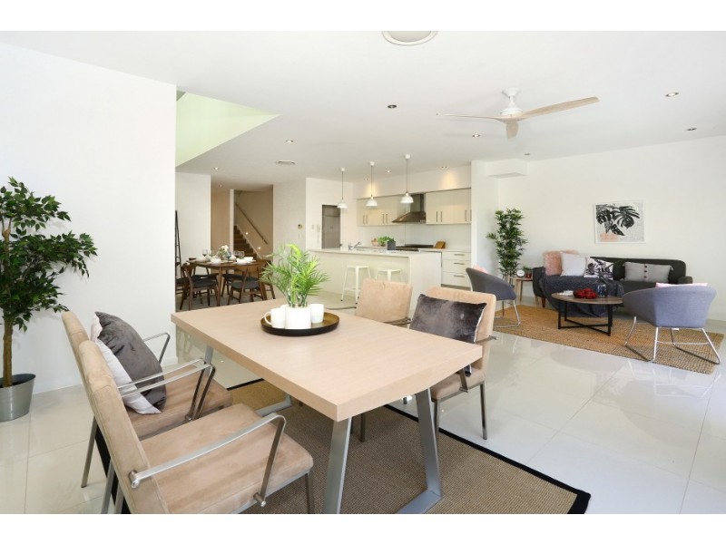 5023B Riverwood grove, Benowa QLD 4217