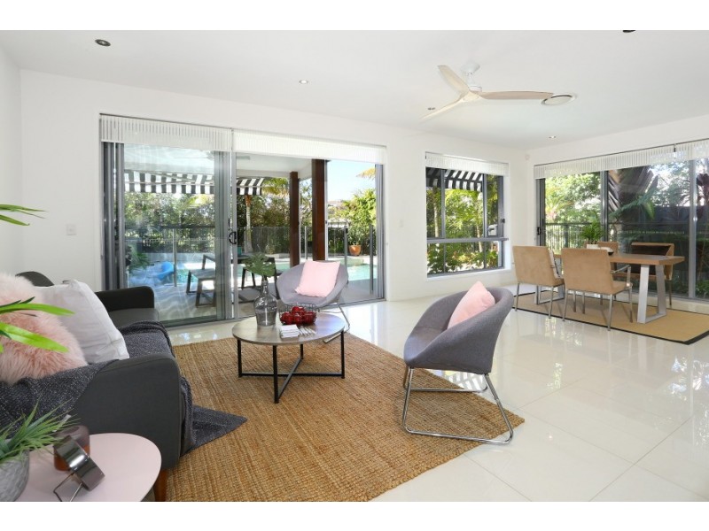 5023B Riverwood grove, Benowa QLD 4217